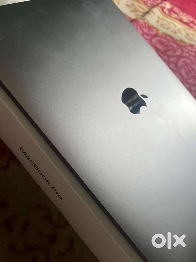 Macbook pro 2017 13inch 512gb SSD 8gb ram excellent condition