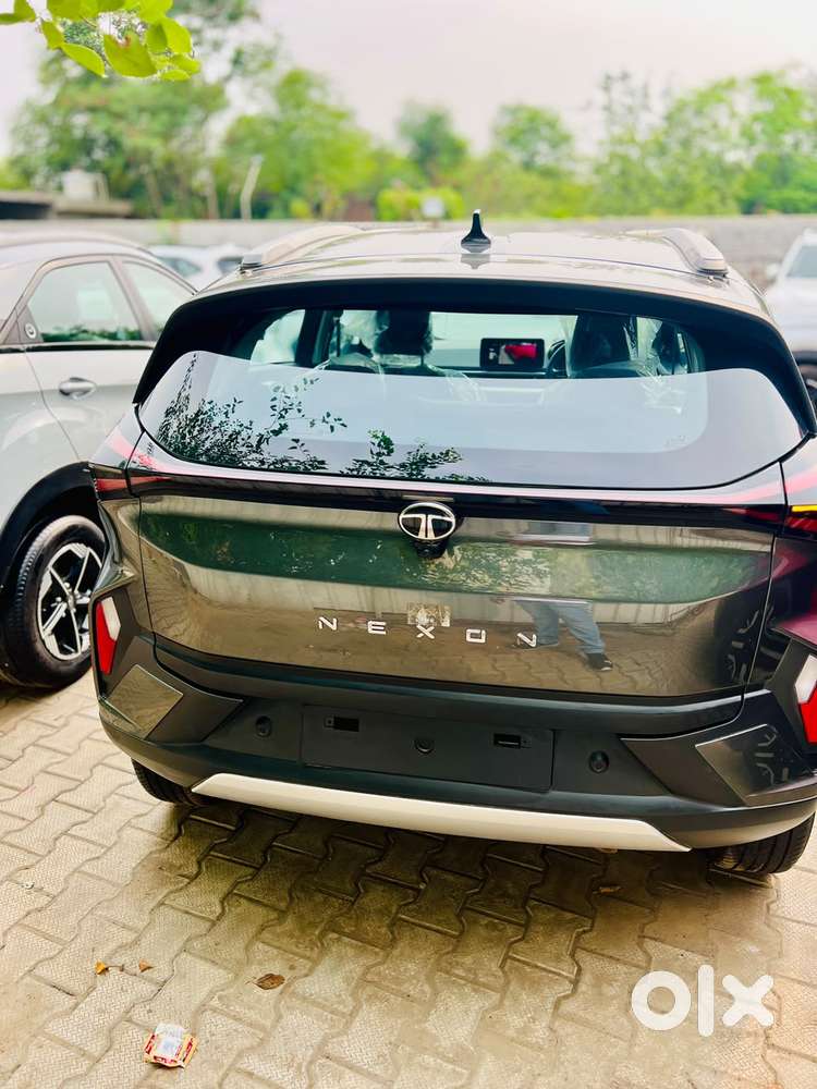 Tata Nexon Creative 1.2 Revotron Petrol 6 Mt, 2026, Petrol