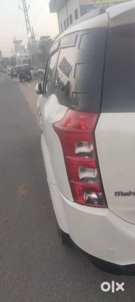 Mahindra Xuv500 2014 Diesel 85000 Km Driven