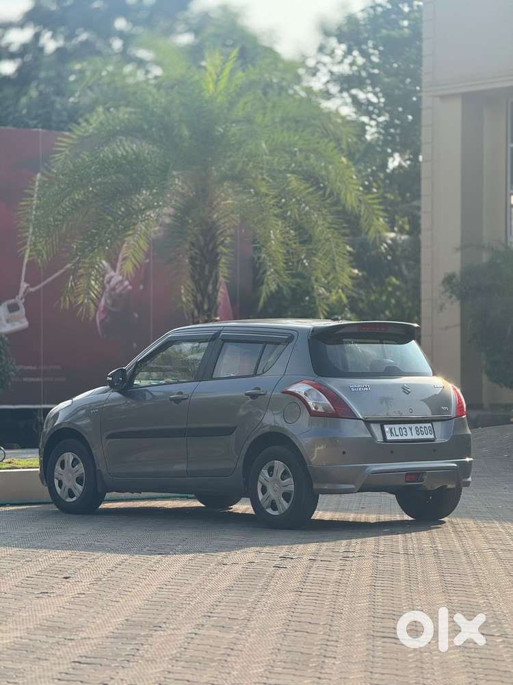 Maruti Suzuki Swift Vxi Abs Bsiv, 2015, Petrol