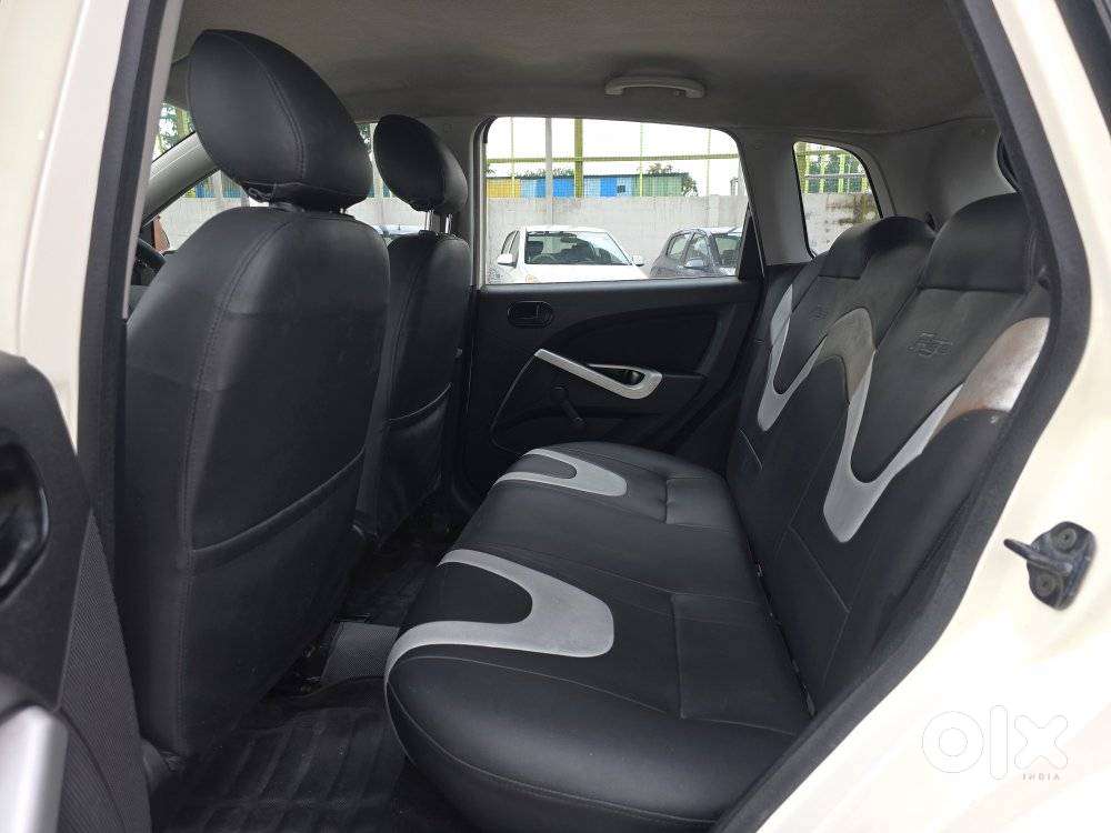 Ford Figo, 2010, Petrol