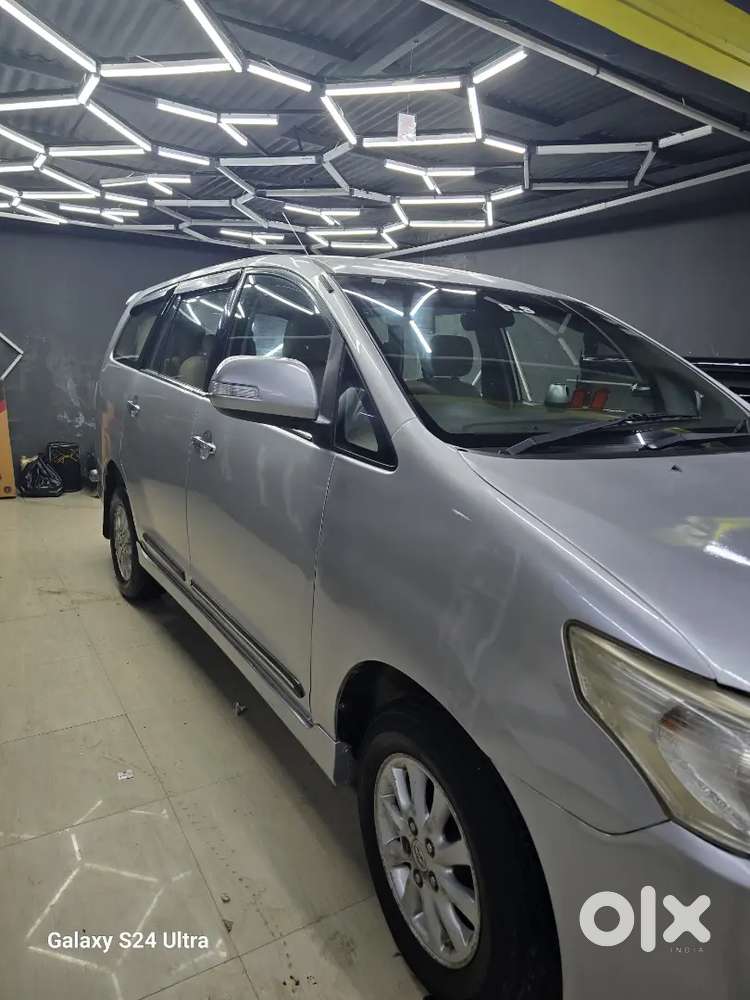 Toyota Innova 2012