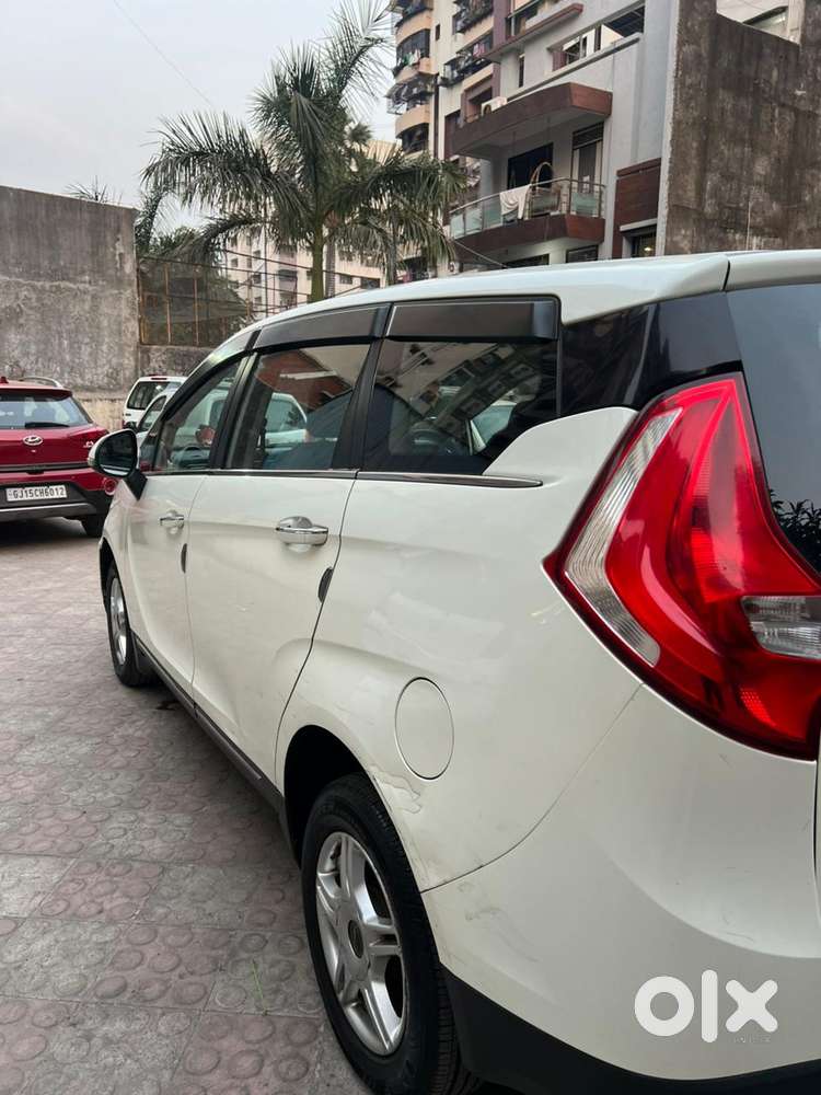 Mahindra Marazzo M6, 2018, Diesel