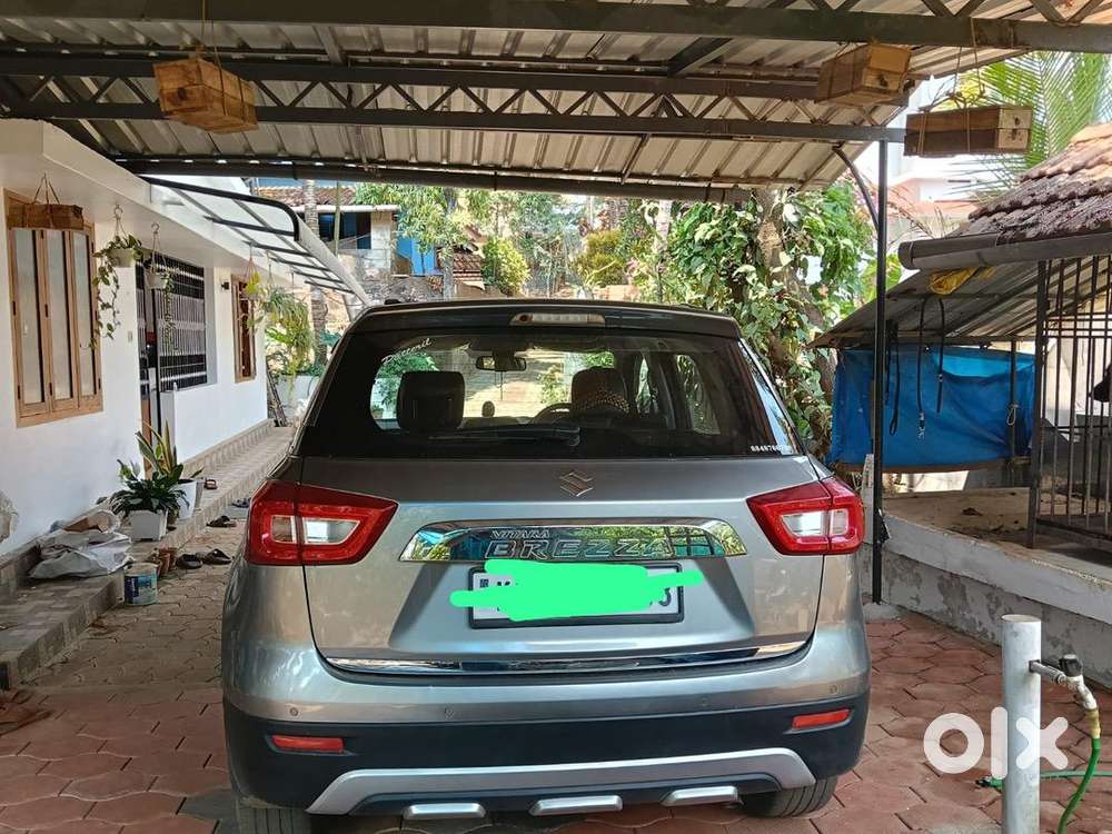 Maruti Suzuki Brezza Zxi+ 2022 Petrol Well Maintained