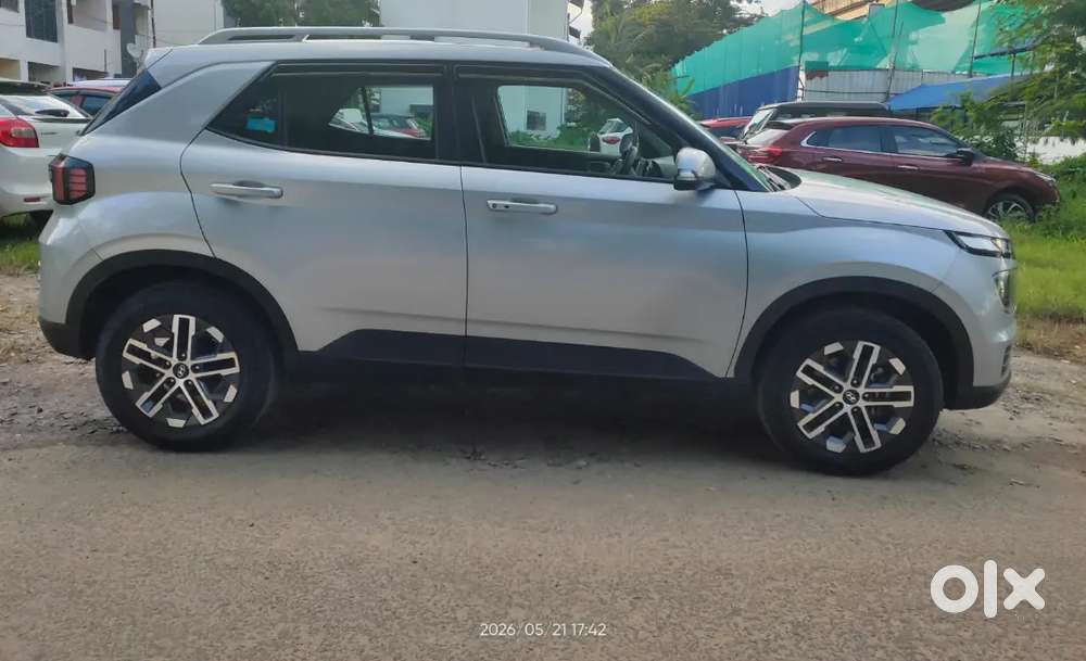 Hyundai Venue 1.5sx Crdi 2022 December Diesel Well Maintained