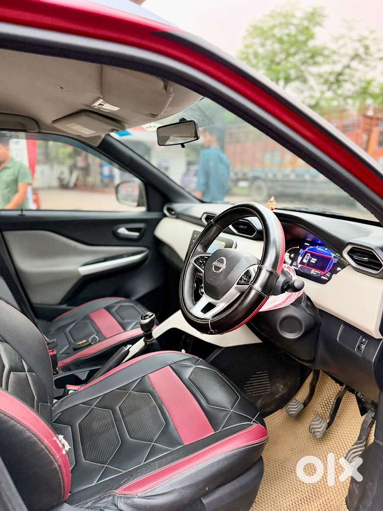 Nissan Magnite 1.0 Xv Premium, 2023, Petrol