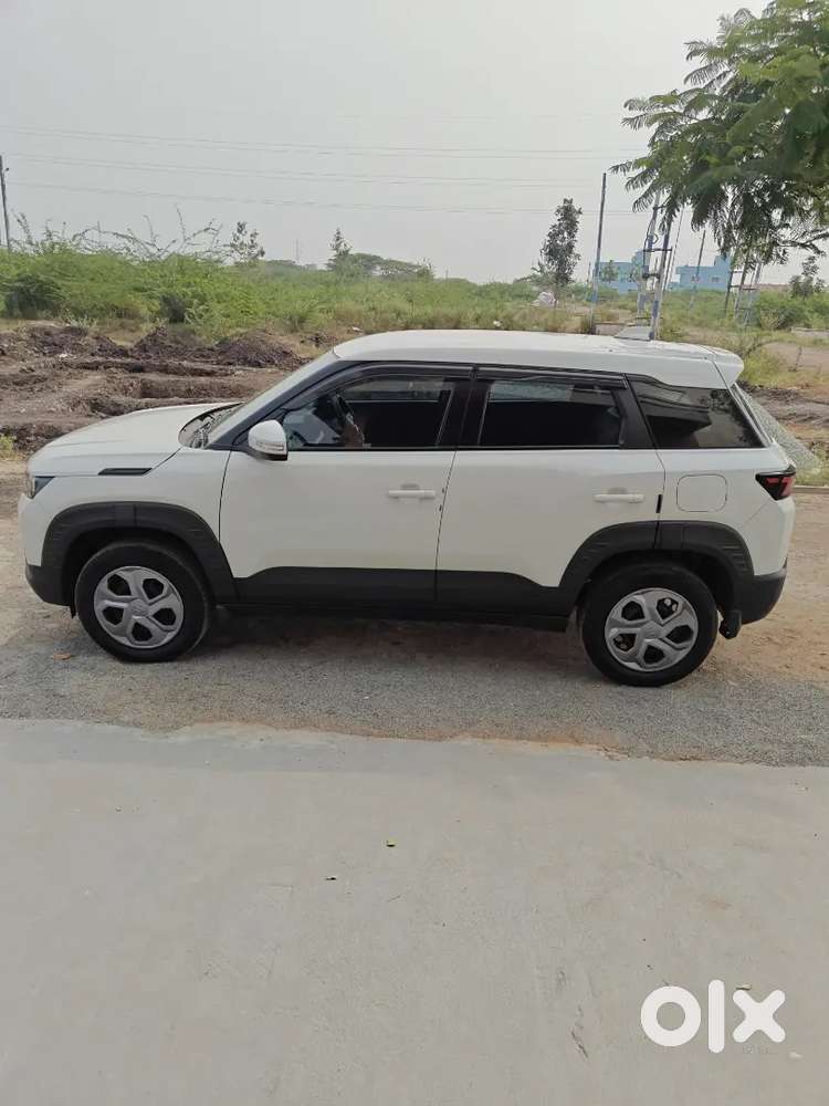Maruti Suzuki Brezza Vxi Automatic Smart Hybrid 2024