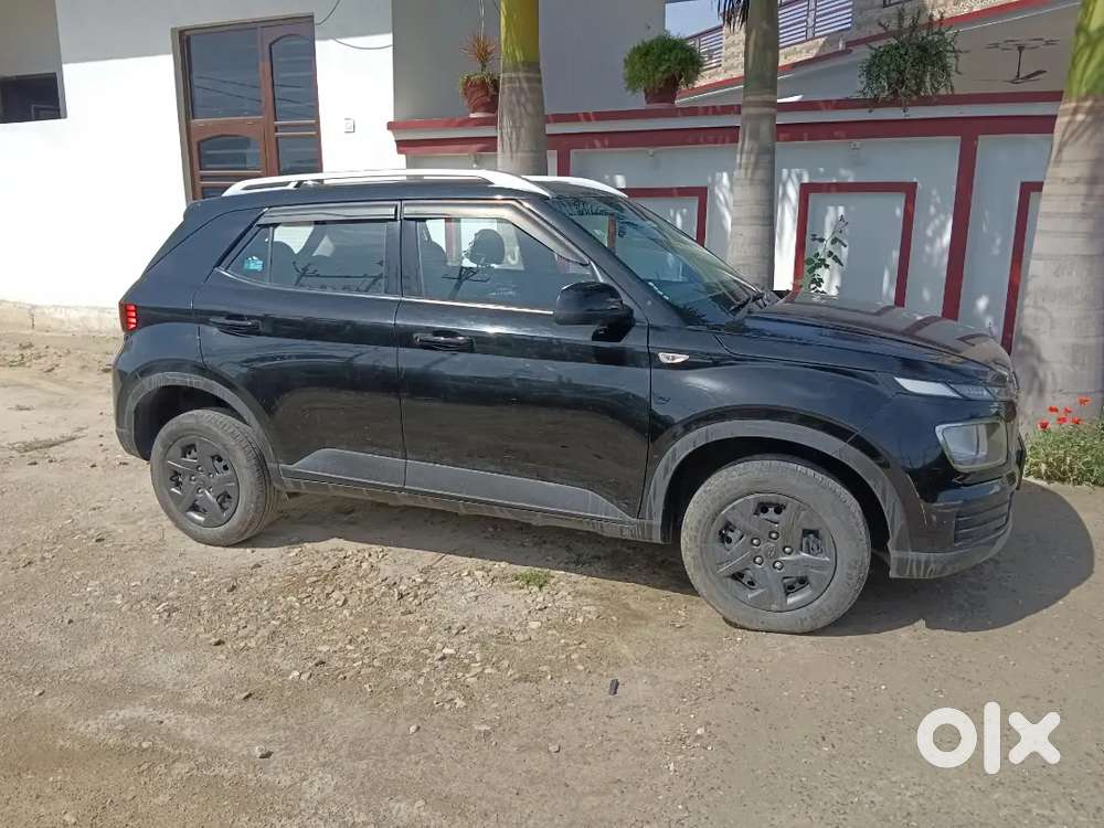 Excellent Condition Hyundai Venue 1st Owner