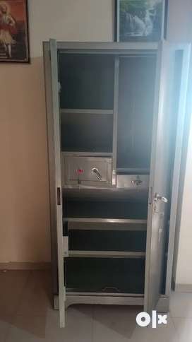 Almirah Steel Used Furniture for sale in Wanowrie OLX