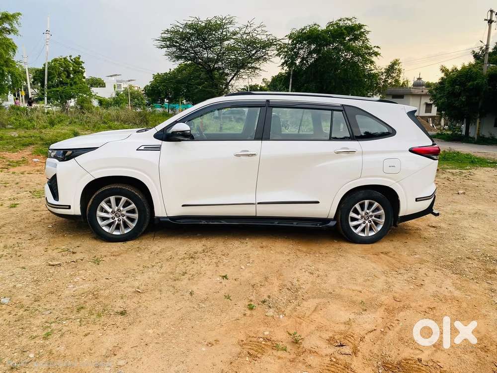 Toyota Innova Hycross 2.0 Gx 8 Str, 2024, Petrol