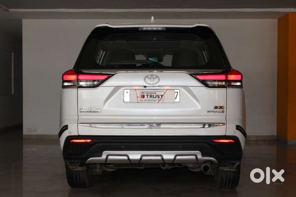 Toyota Innova Hycross 2.0 Zx (o) Hybrid 7 Str, 2024, Petrol