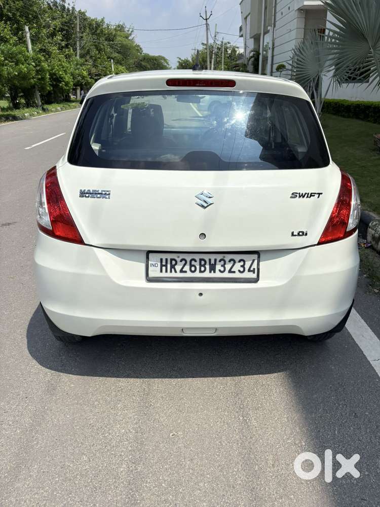 Maruti Suzuki Swift Lxi Option, 2012, Petrol