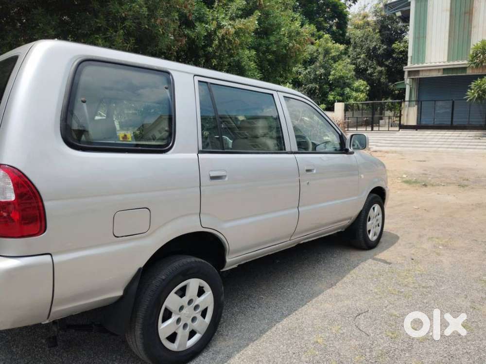 Chevrolet Tavera 2012-2017 Neo 3 Ls 7 Seats Bsiv, 2016, Diesel