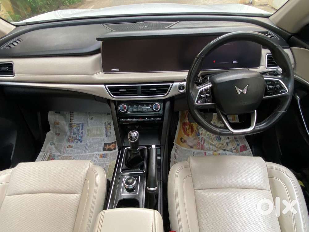 Mahindra Xuv700 2.2 Ax 7 Diesel Mt Luxury Pack Str, 2022, Diesel