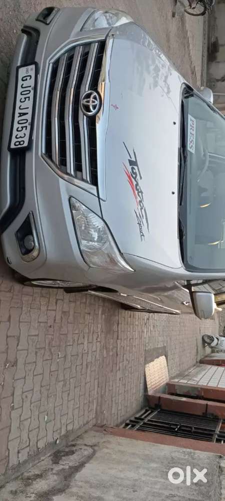 Toyota Innova 2012 Diesel 221000 Km Driven