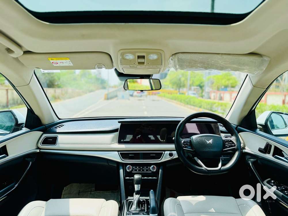 Mahindra Xuv700 2.2 Ax 7 Diesel At Luxury Pack Str, 2022, Diesel