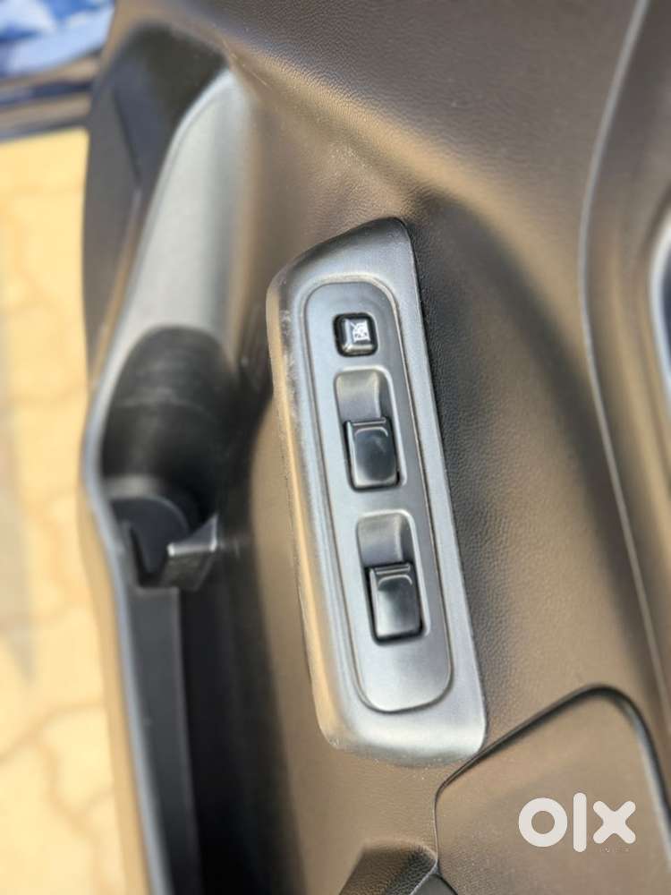 Maruti Suzuki Swift Lxi Option, 2021, Petrol
