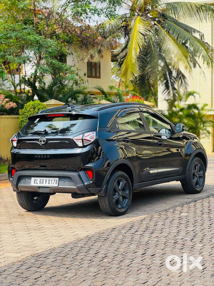 Tata Nexon 1.5 Revotorq Xza Plus Luxs Red Dark Edition Amt, 2023, Pe..