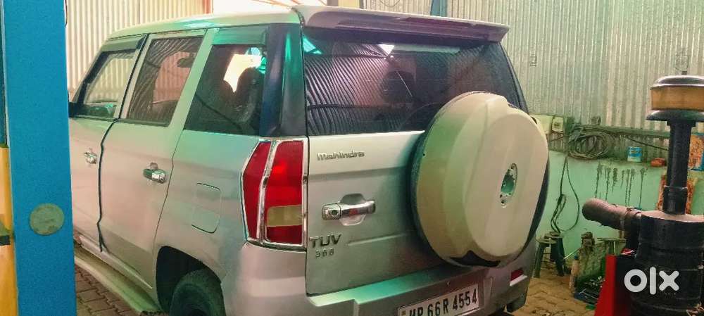 Mahindra Tuv 300 2016