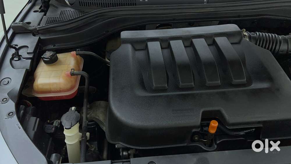 Mahindra Xuv700 2.0 Ax 7 Petrol At Str, 2022, Petrol