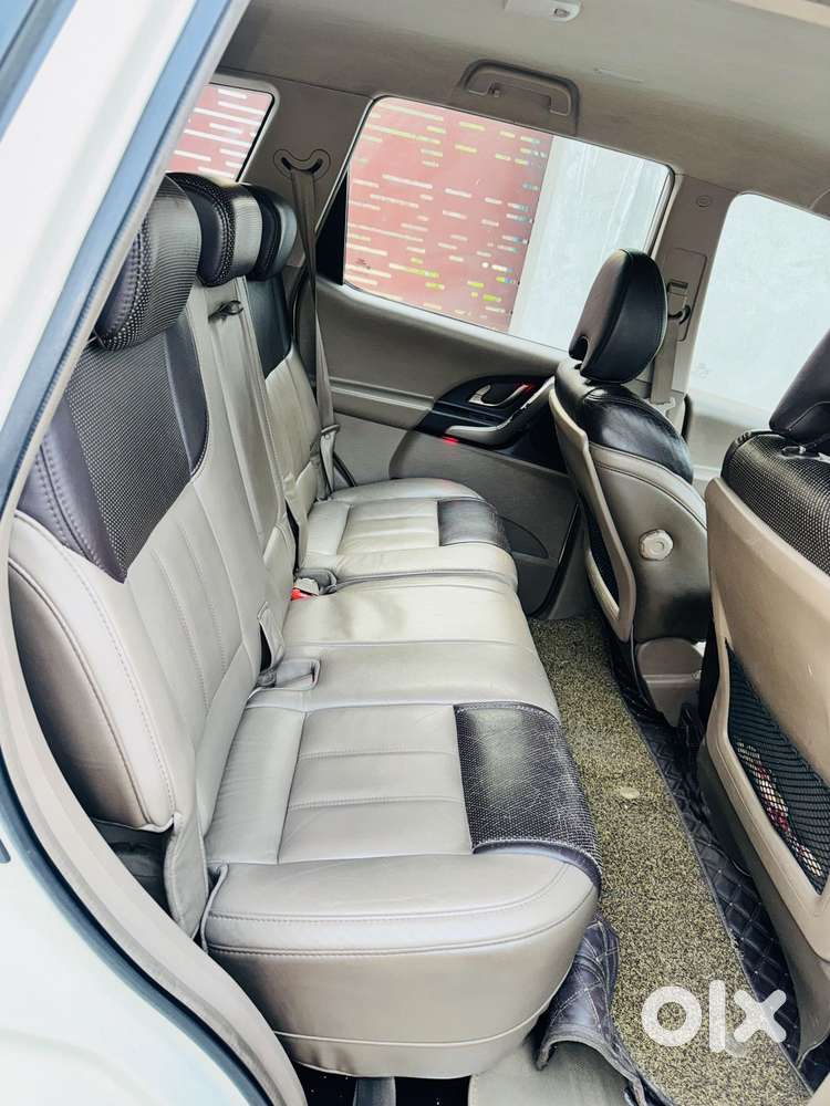 Mahindra Xuv500 W8 Dual Tone, 2013, Diesel