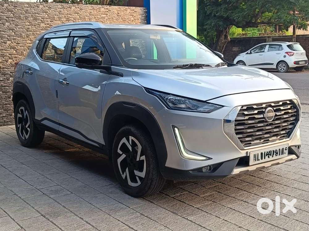 Nissan Magnite 1.0 Xv Premium, 2022, Petrol