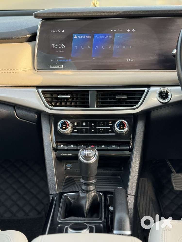 Mahindra Xuv700 2.0 Ax 7 Petrol Mt Str, 2021, Petrol