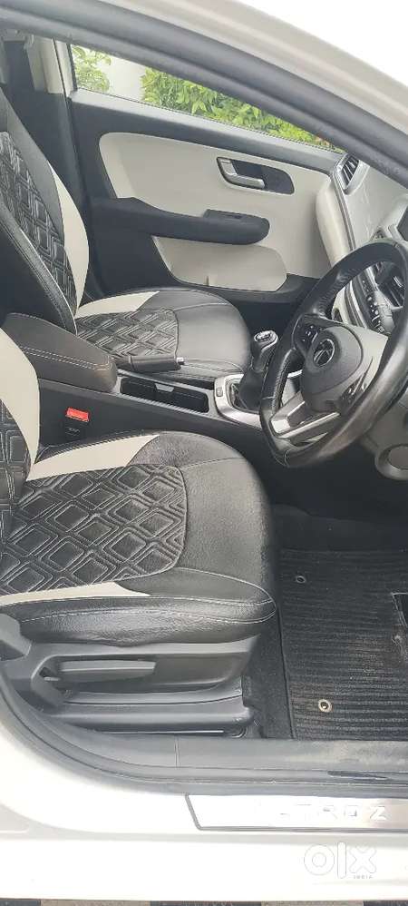 Tata Altroz 2024 Petrol 20000 Km Driven With Sun Roof