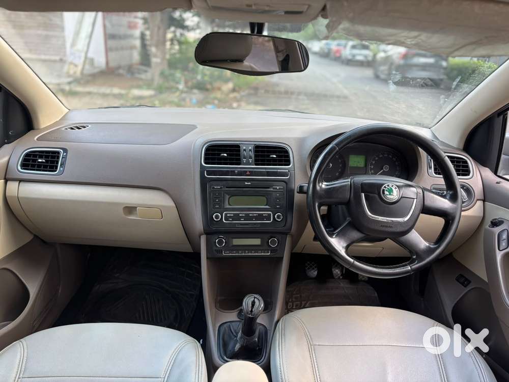 Skoda Rapid 1.5 Elegance Tdi Mt, 2013, Diesel