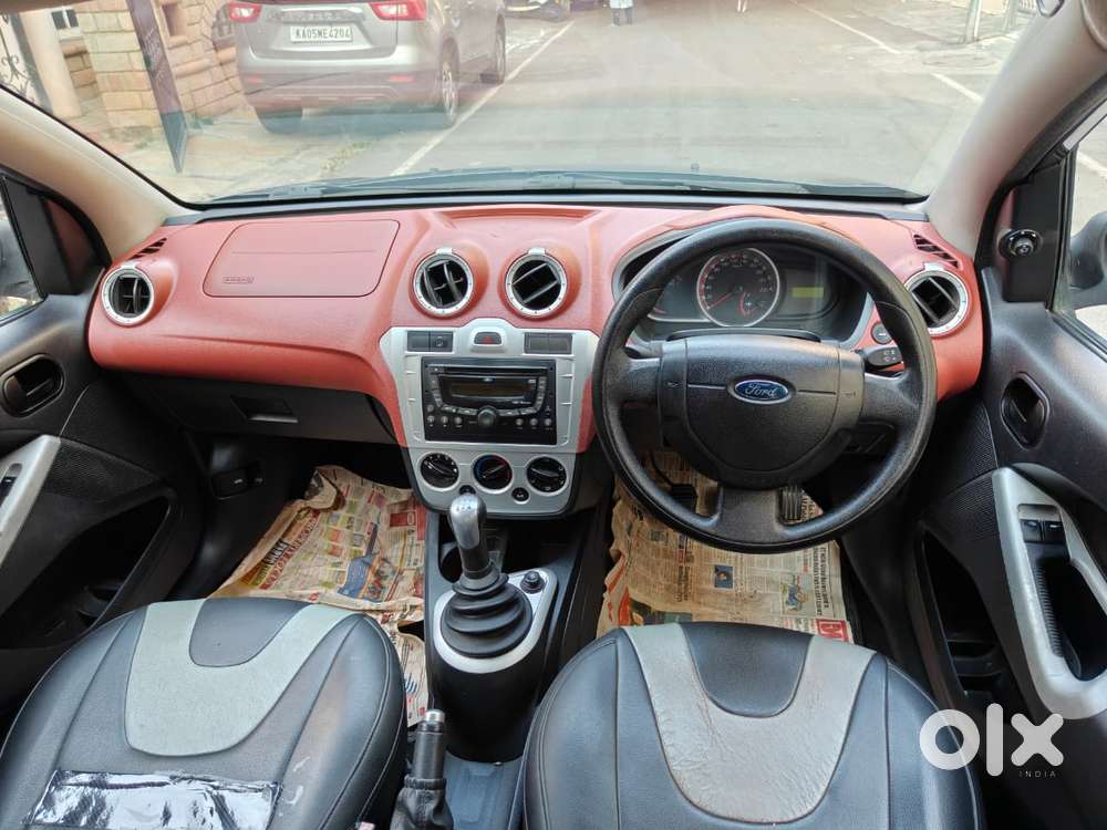 Ford Figo 2010-2012 Petrol Titanium, 2011, Petrol