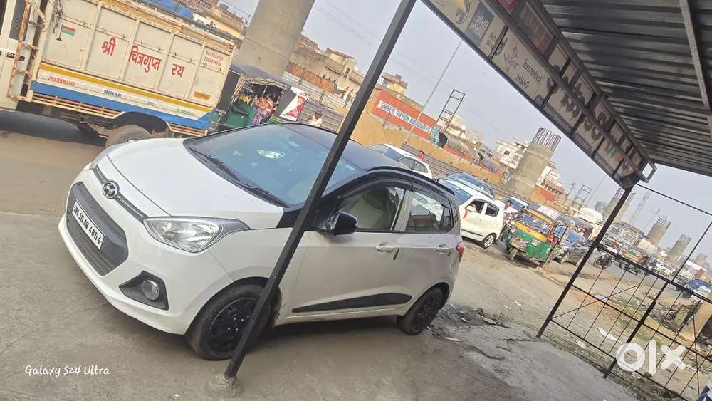 Hyundai Grand I10 2016 Petrol Dual Tone
