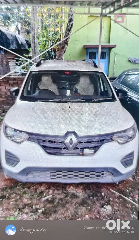 Renault Triber 1.0 Rxe 2021 September Petrol Manual