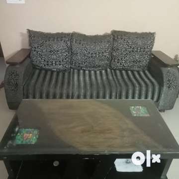 Olx 3 seater deals sofa