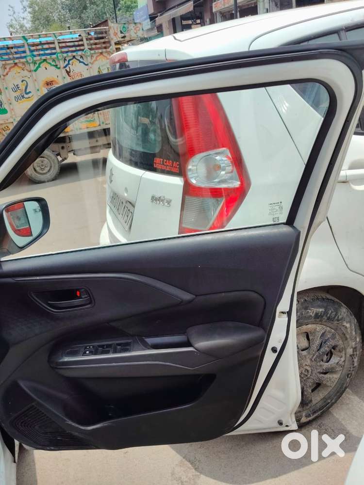 Maruti Suzuki Swift Lxi Option, 2025, Petrol