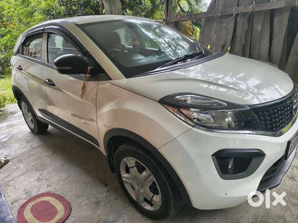 Tata Nexon Xm (petrol)very  Good Condition