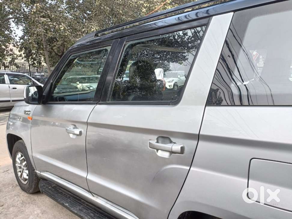 Mahindra Tuv 300 T8 Amt (automatic), 2017, Diesel