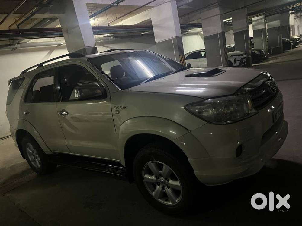 Toyota Fortuner 2010 Model