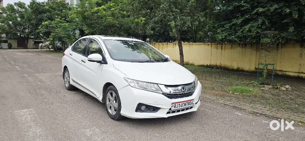 Honda City V At 2014 Well Maintain Car With Sunroof Top Model