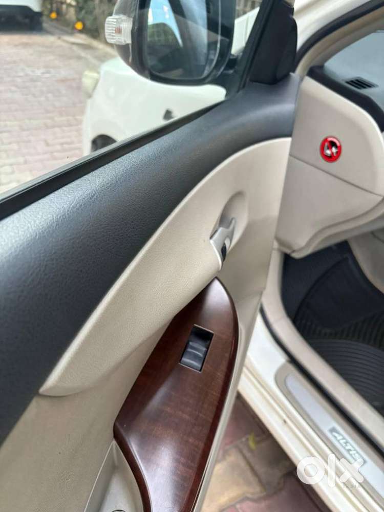 Toyota Corolla Altis 2010-2013 G, 2011, Petrol