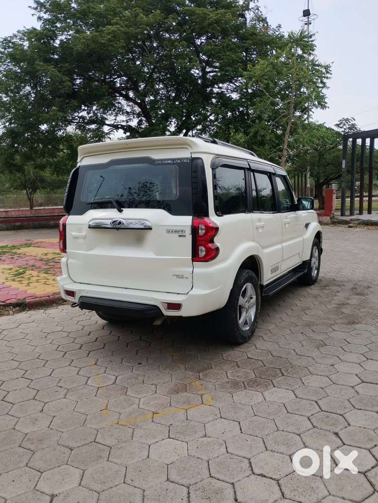 Mahindra Diesel Car 2019 S11