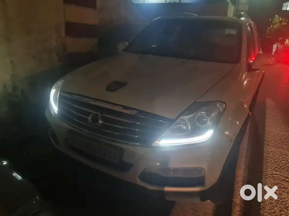 Ssangyong Rexton 2015 Diesel At 4x4 Rx 7 Top Model 72216 Km Driven