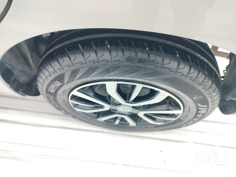 Maruti Suzuki Swift Vxi + Manual, 2023, Petrol