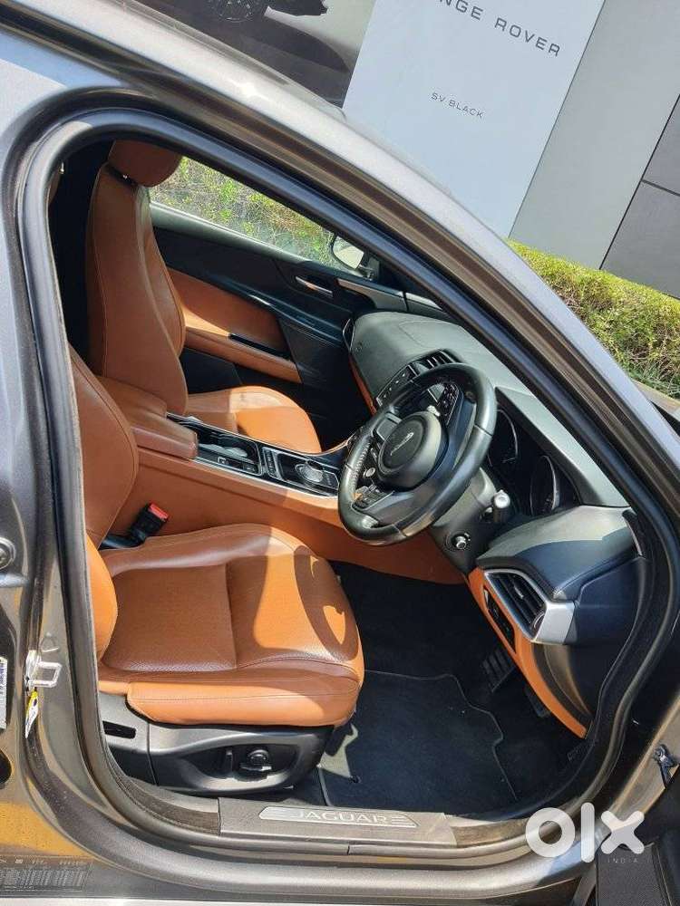 Jaguar Xe Portfolio, 2016, Petrol