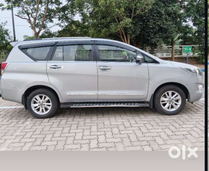 Toyota Innova Crysta 2.8 Gx At 8 Seater, 2017, Diesel