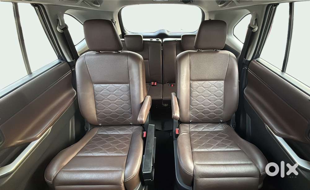 Toyota Innova Hycross 2.0 Zx Hybrid 7 Str, 2023, Petrol