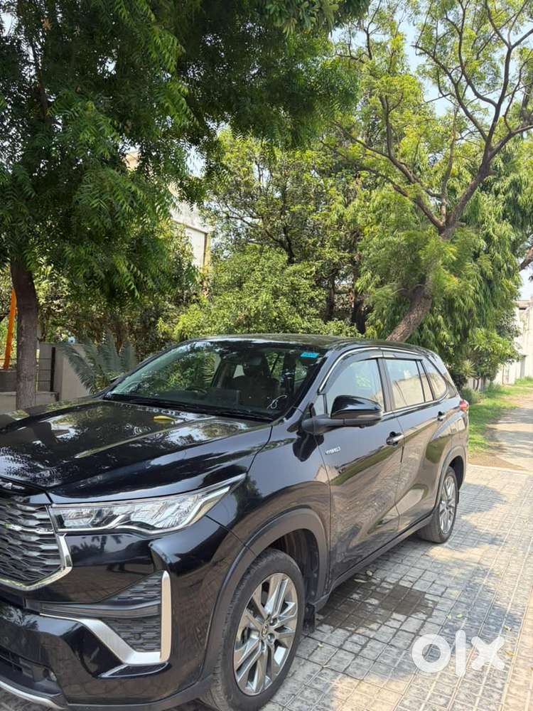 Toyota Innova Hycross 2.0 Zx (o) Hybrid 7 Str, 2025, Petrol
