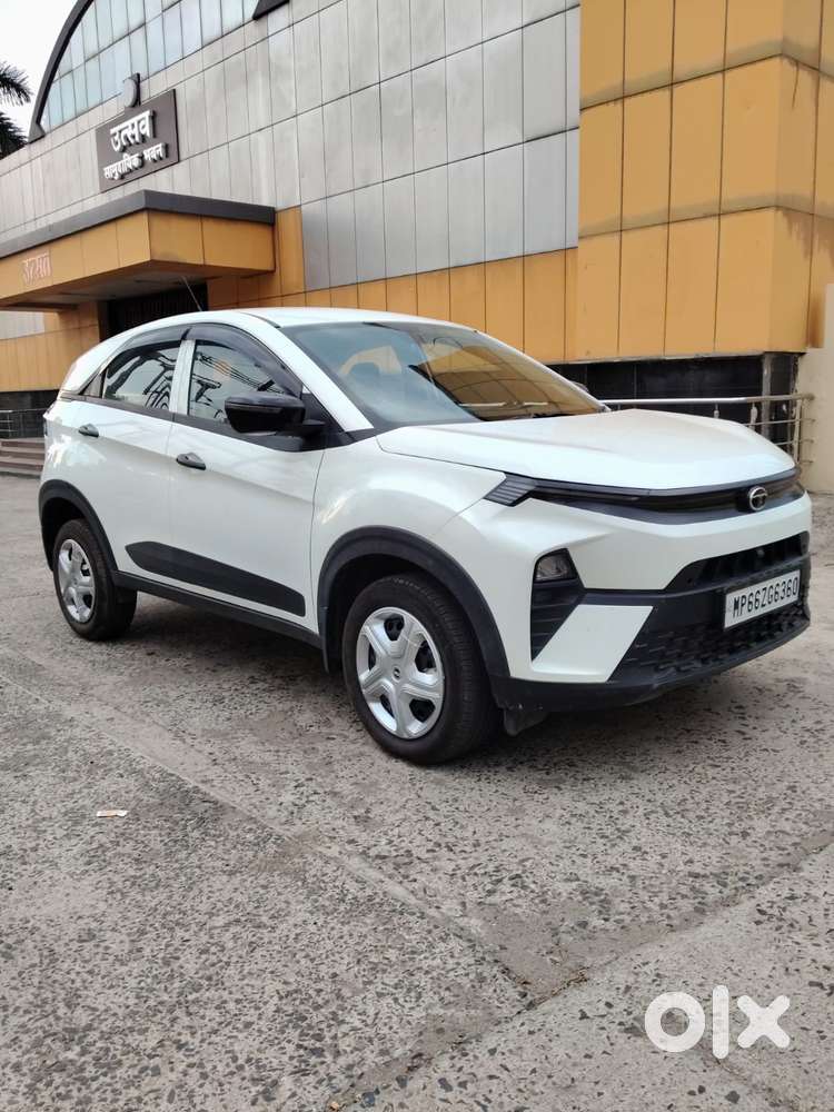 Tata Nexon 1.5 Revotorq Xz Plus Dual Tone, 2025, Diesel