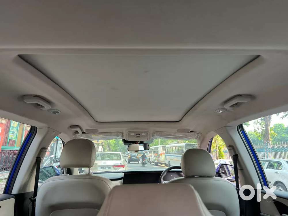 Mahindra Xuv700 2.2 Ax 7 Diesel Mt Luxury Pack Str, 2024, Diesel