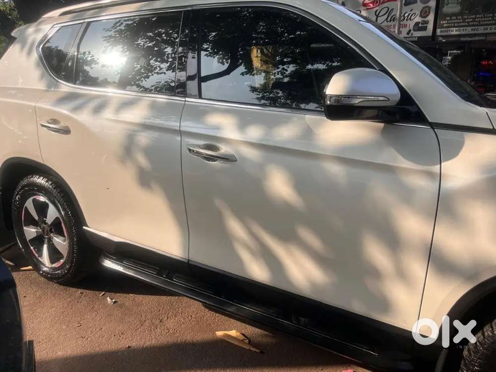 Mahindra Alturas G4 2022
