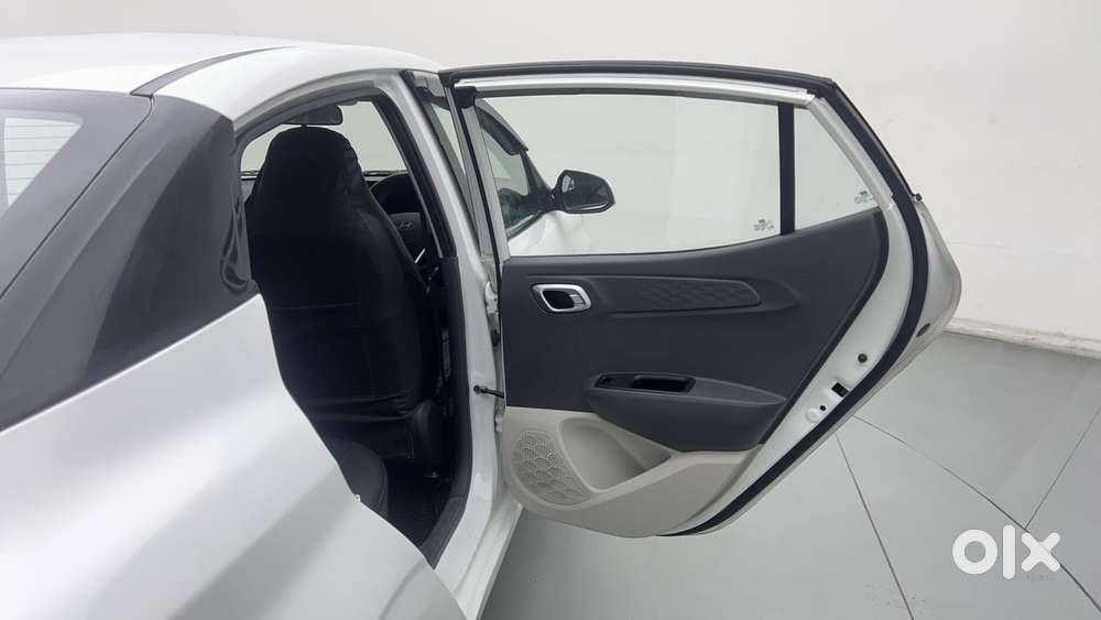 Hyundai Aura 1.2 Sx Cng, 2023, Cng & Hybrids